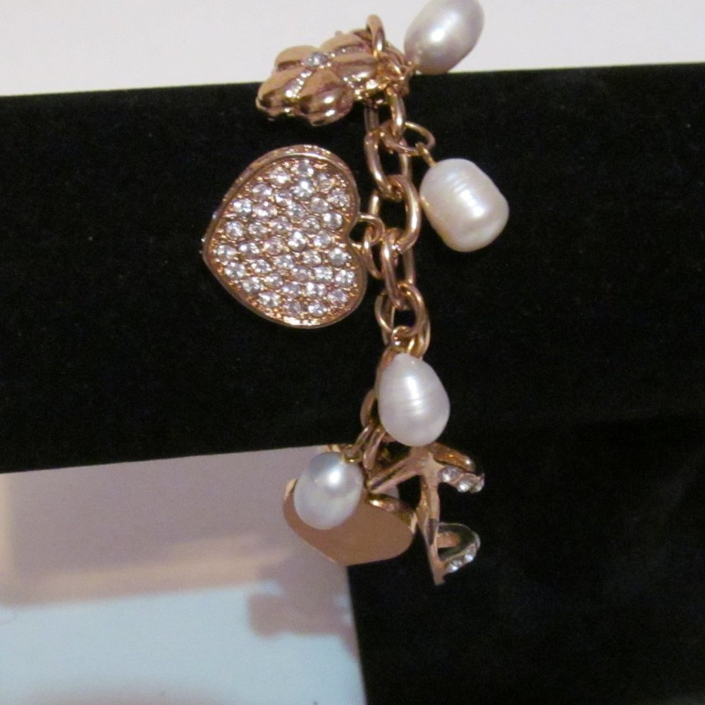 Gold tone charm bracelet fresh water pearls hearts key rhinestones